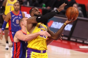  布伦森末节发威尼克斯加时险胜篮网止连败