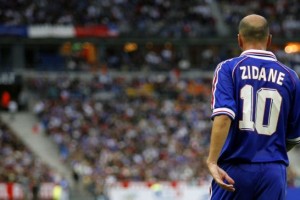  摩纳哥队长红牌停赛无缘生死战  