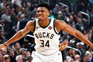  阿德巴约制霸内线热火击败猛龙延续不败身