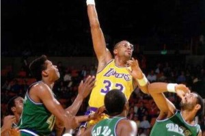  詹姆斯常规赛总得分突破四万分大关  