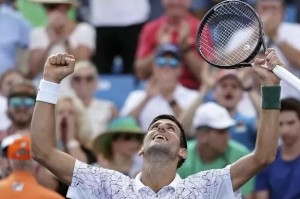  博洛尼亚老将发威，经验制胜力克紫百合  