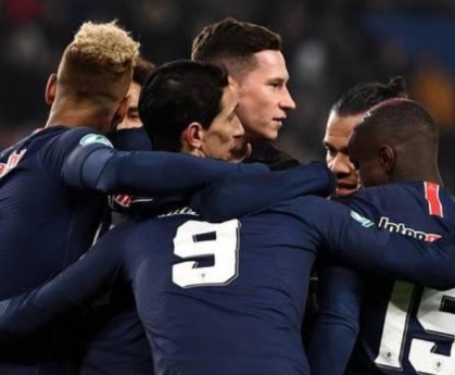  巴黎圣日耳曼控球压制对手，耐心传导撕破密集防线  