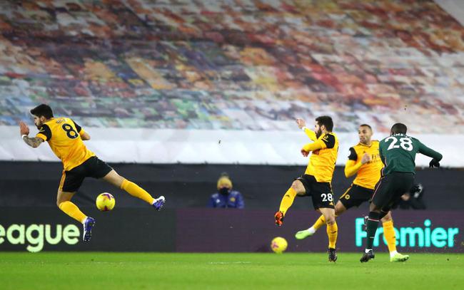  狼队防守反击教科书,三次断球造就帽子戏法