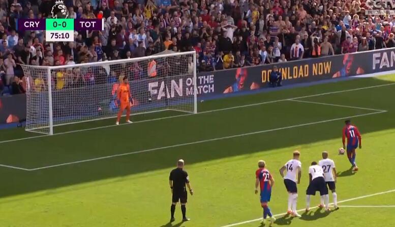  热刺新援梅开二度助球队逆袭埃弗顿