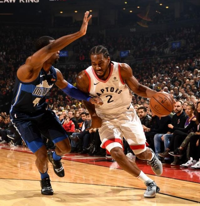  拉文扣篮盛宴公牛主场力克东部猛龙队