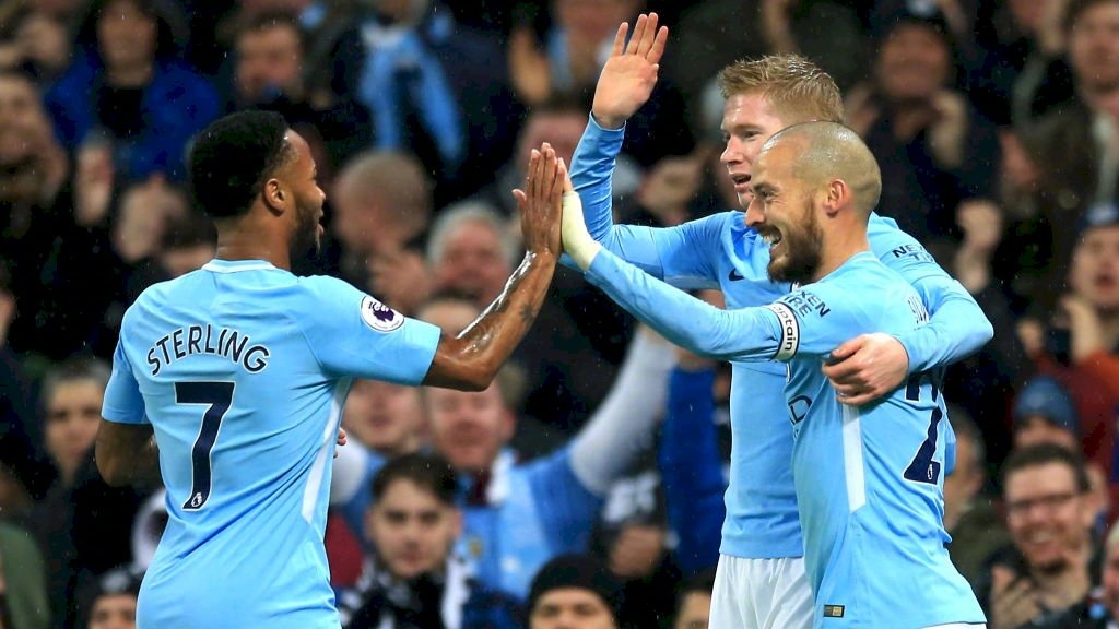  曼城德布劳内手术刀直塞，助攻队友锁定胜局展默契