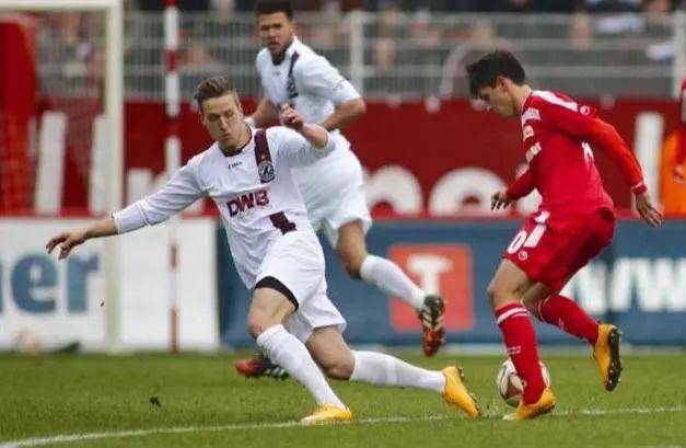  柏林联合防守固若金汤，德甲升班马书写传奇篇章